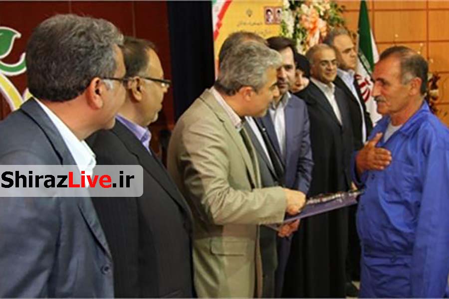 كـارگـران نمونــه استــان د‌‌‌‌ر بخش های صنعت، خد‌‌‌‌مات و كشاورزی معرفی شد‌‌‌‌ند‌‌‌‌