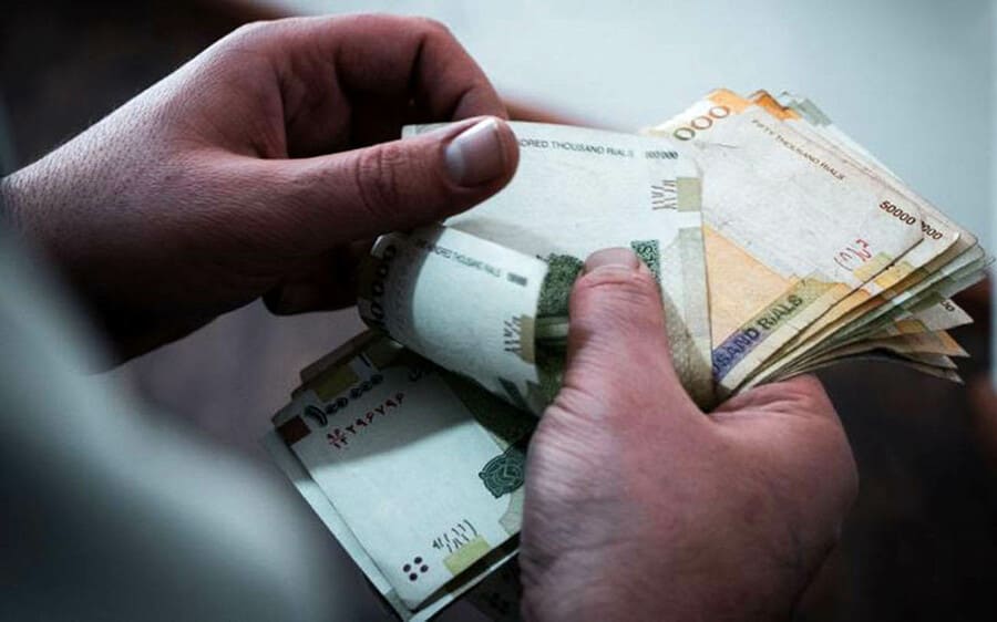 مظنه افزایش حقوق و عیدی کارمندان در سال آینده